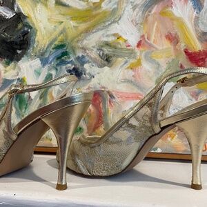 Stuart Weitzman Heels Gold, Size 7